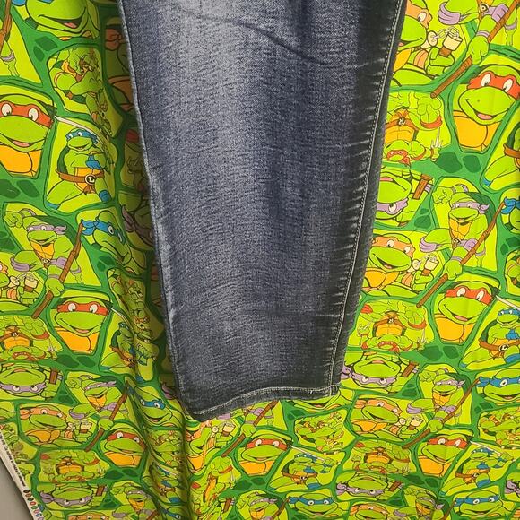 WOMEN'S Maurices WITH HOLE ON THE Legs size 24 regular. - Picture 5 of 10